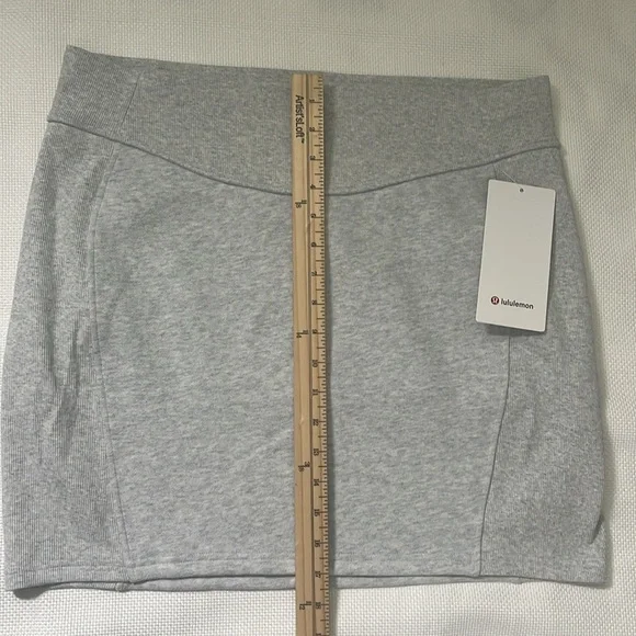 NWT Lululemon Scuba High-Rise Mini Skirt Size XL Heathered Core Ultra Light Grey - Picture 8 of 10